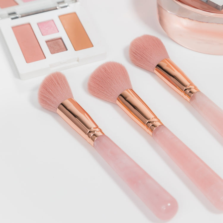 MAKEUP BRUSHES