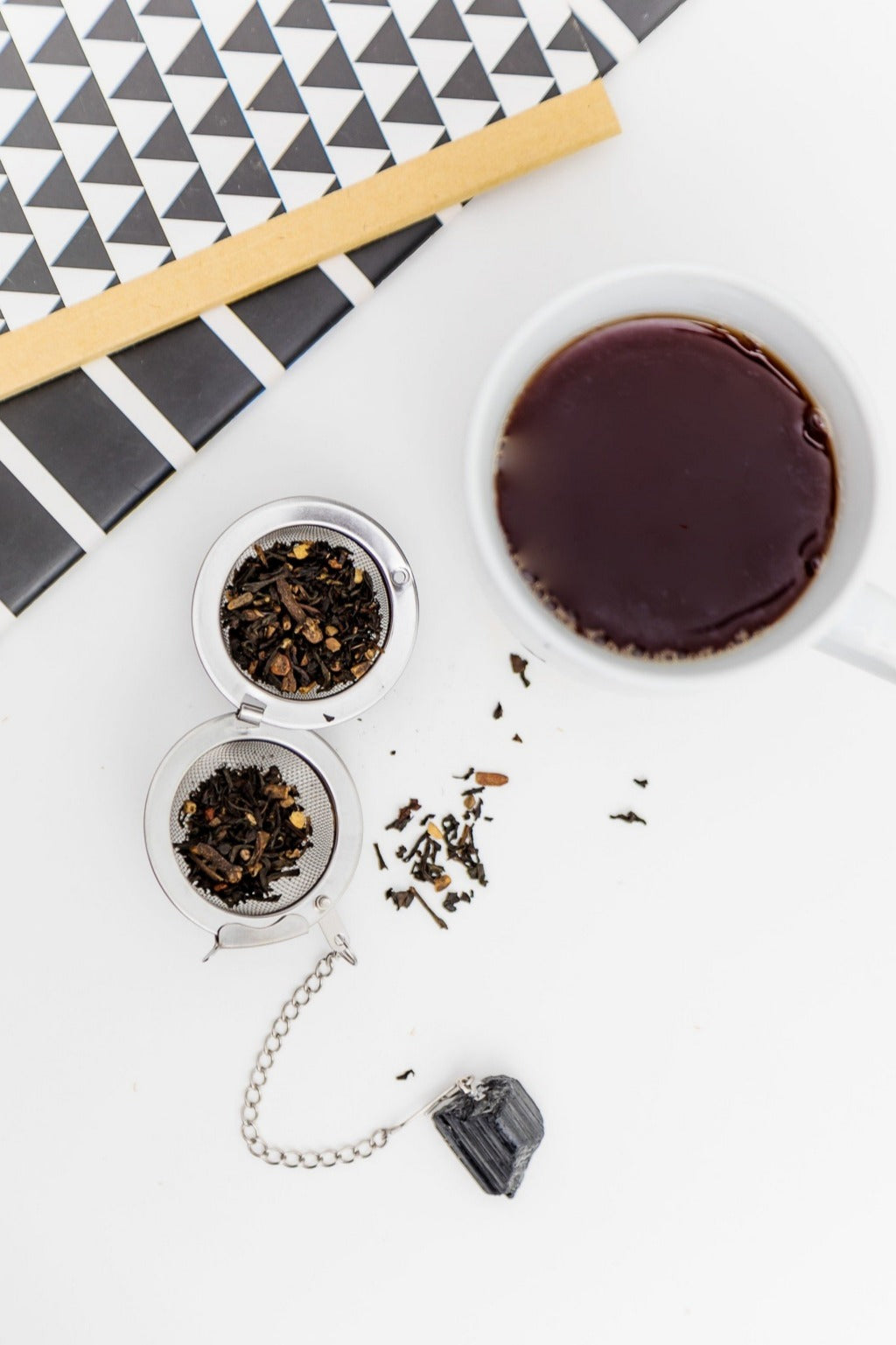 stainless tea strainer with black tourmaline for black tea 