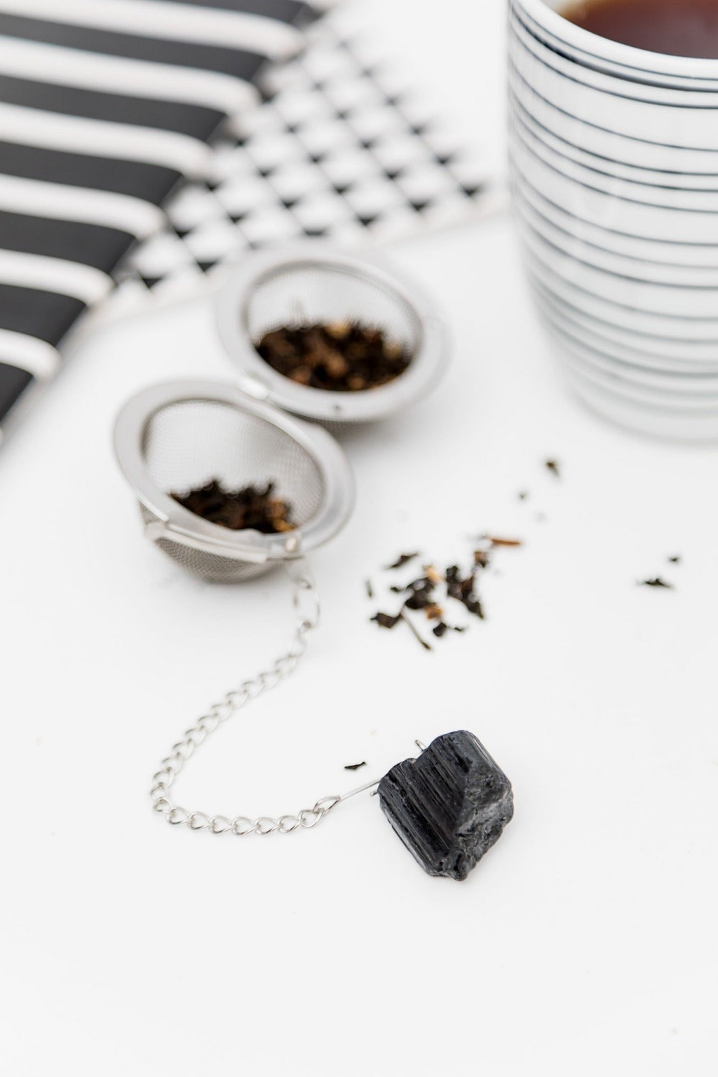 stainless tea strainer with black tourmaline for black tea 