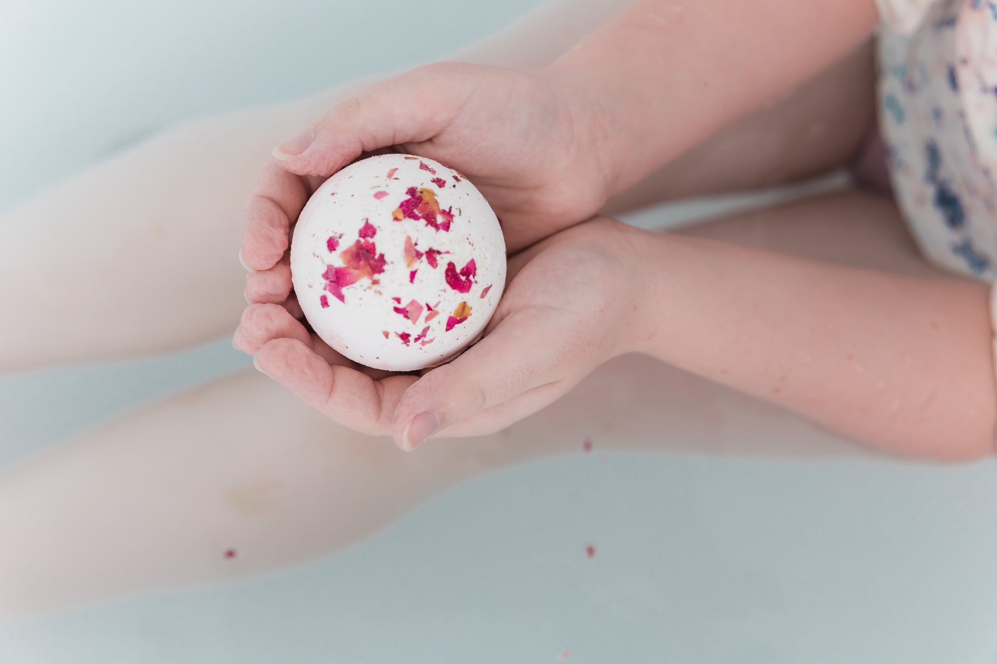 LWK Bath bomb surprise necklace, rose petal, rose scent