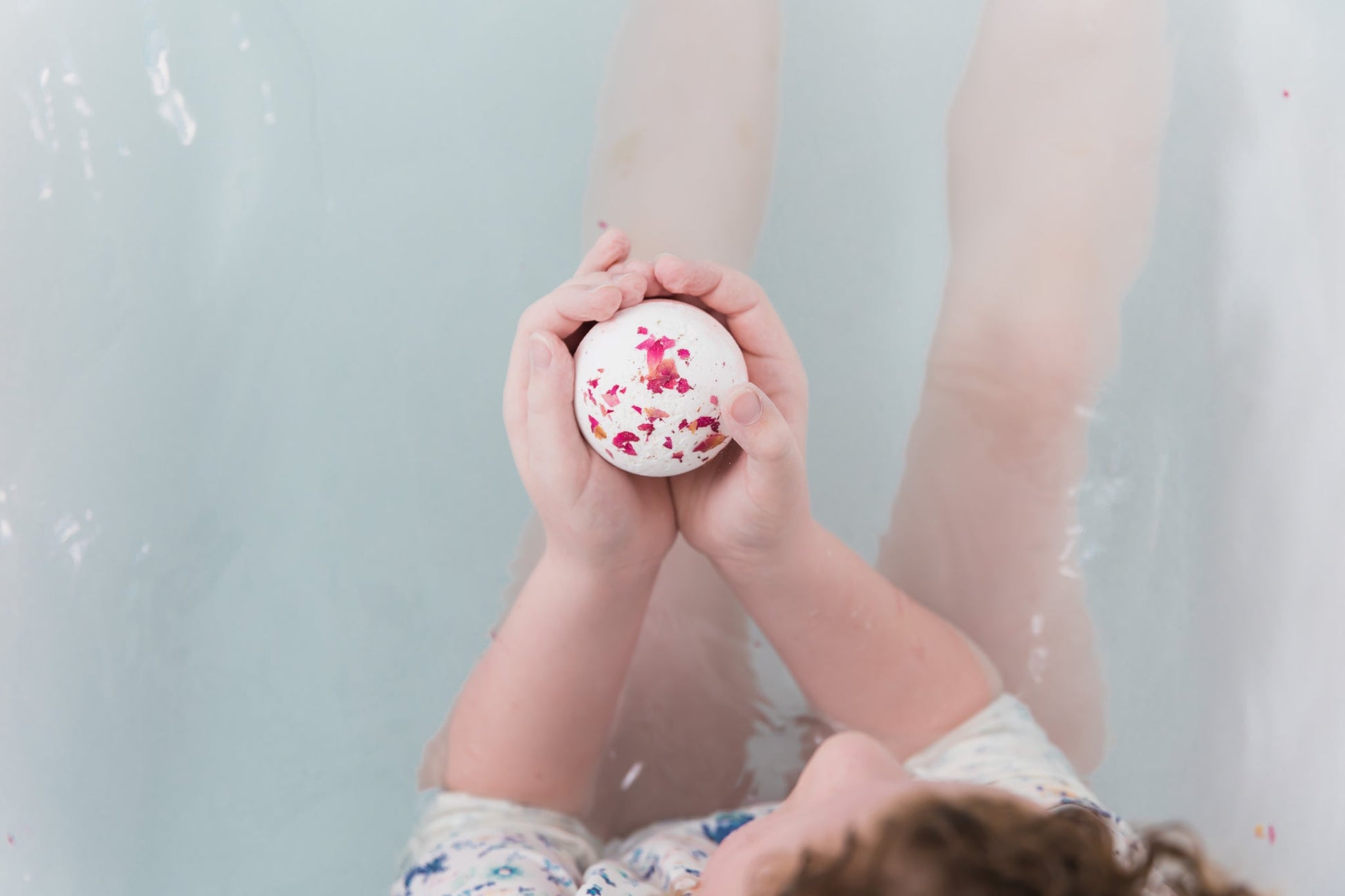 LWK Bath bomb surprise necklace, rose petal, rose scent