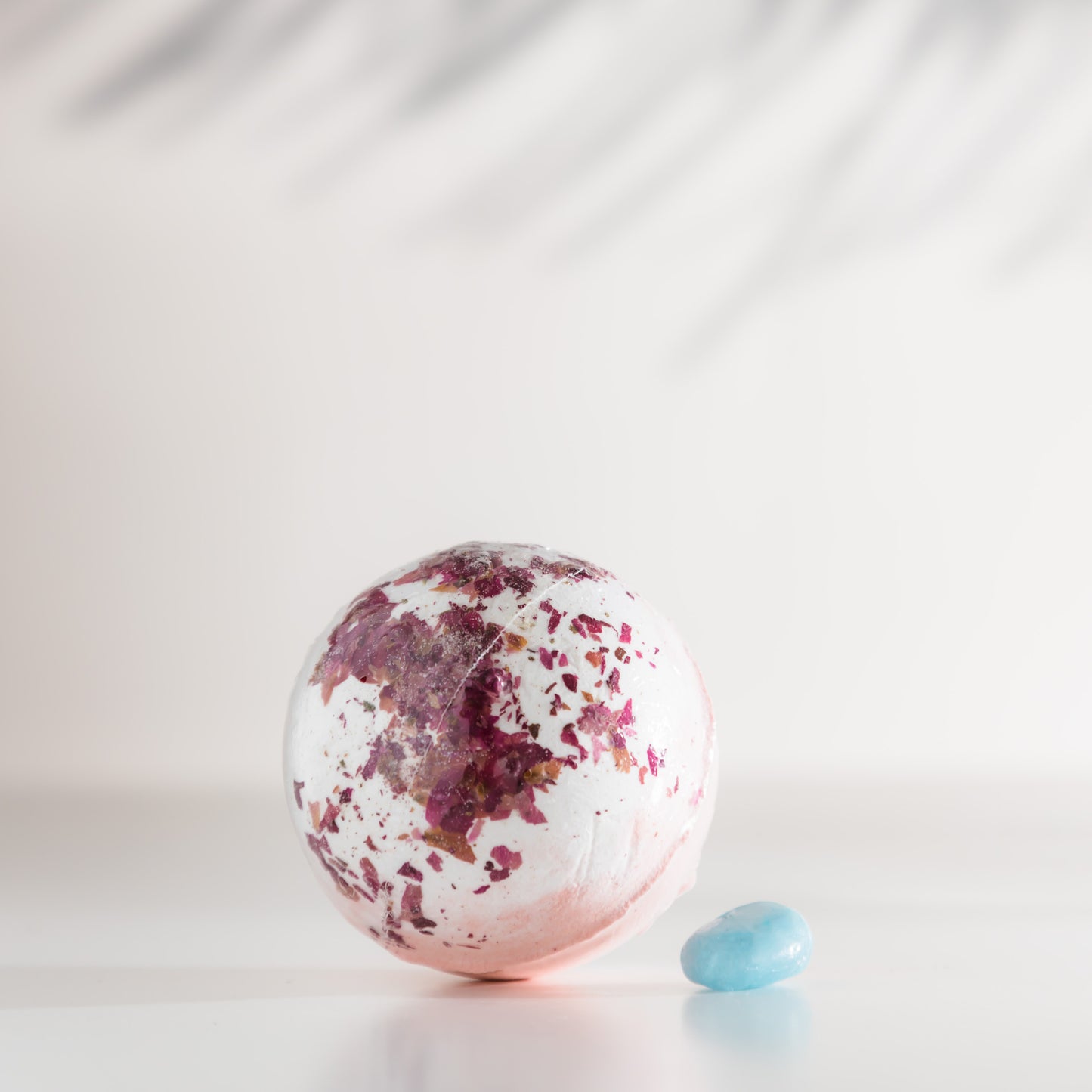 LWK Bath bomb surprise crystal, turquoise, rose petal, rose scent, tumble stone