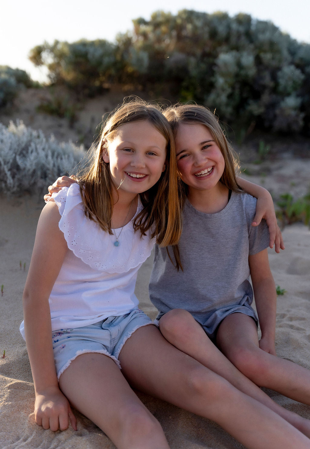 Tweens wearing Bath bomb surprise necklace, aquamarine, 
